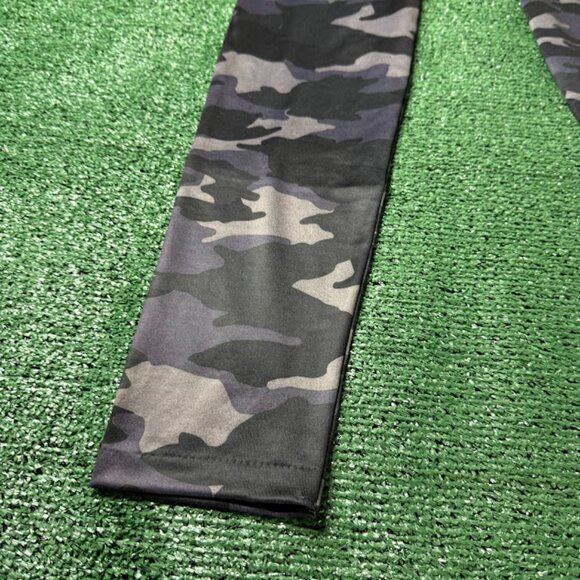 Ready To Go Super Stretch Soft Grey Camouflage Leggings Ankle Pants Size OS NEW - Picture 10 of 13